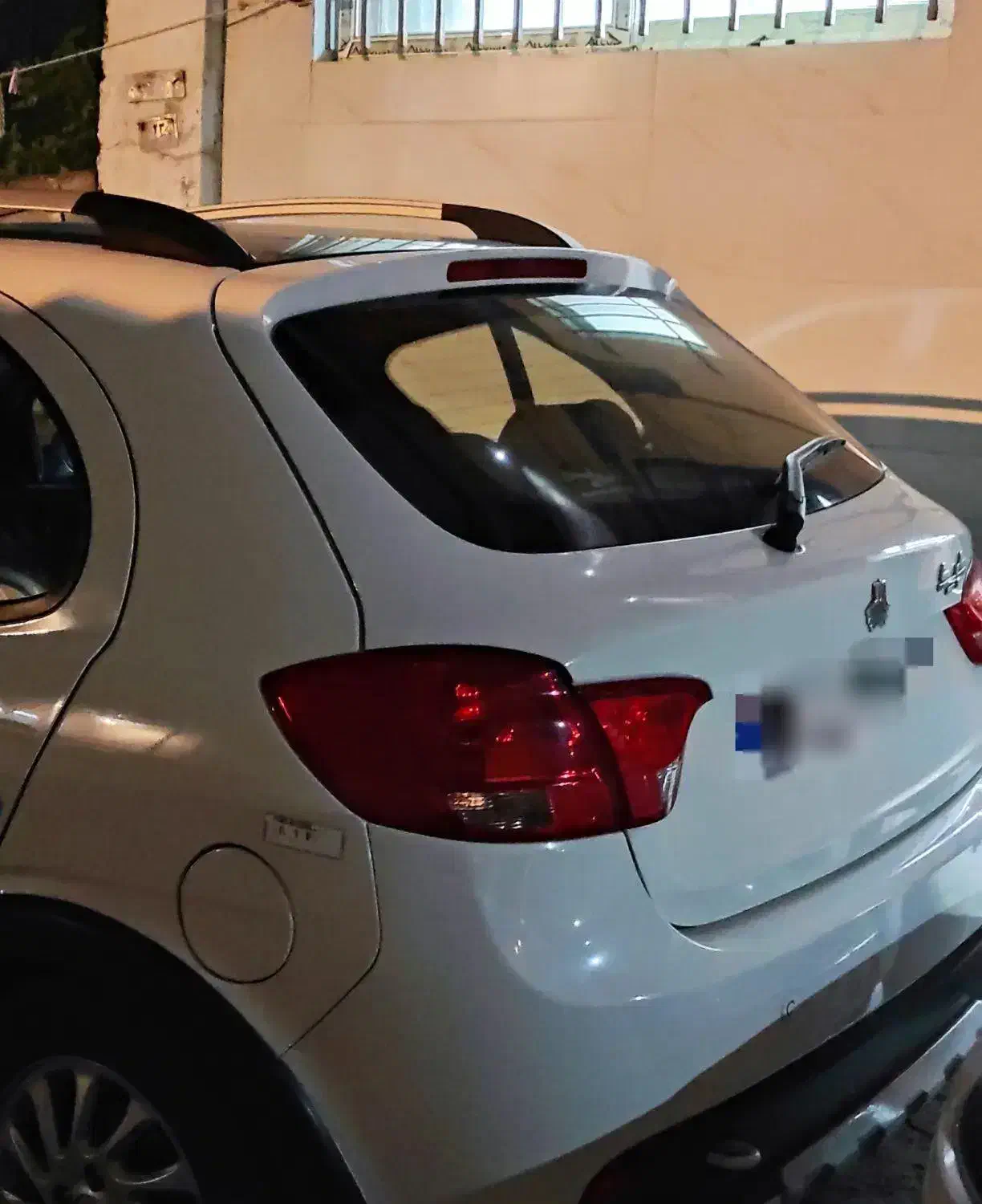 فروش کوییک سفید مشکی تمیز و کم کارکرد|خودرو سواری و وانت|محمودآباد, |دیوار