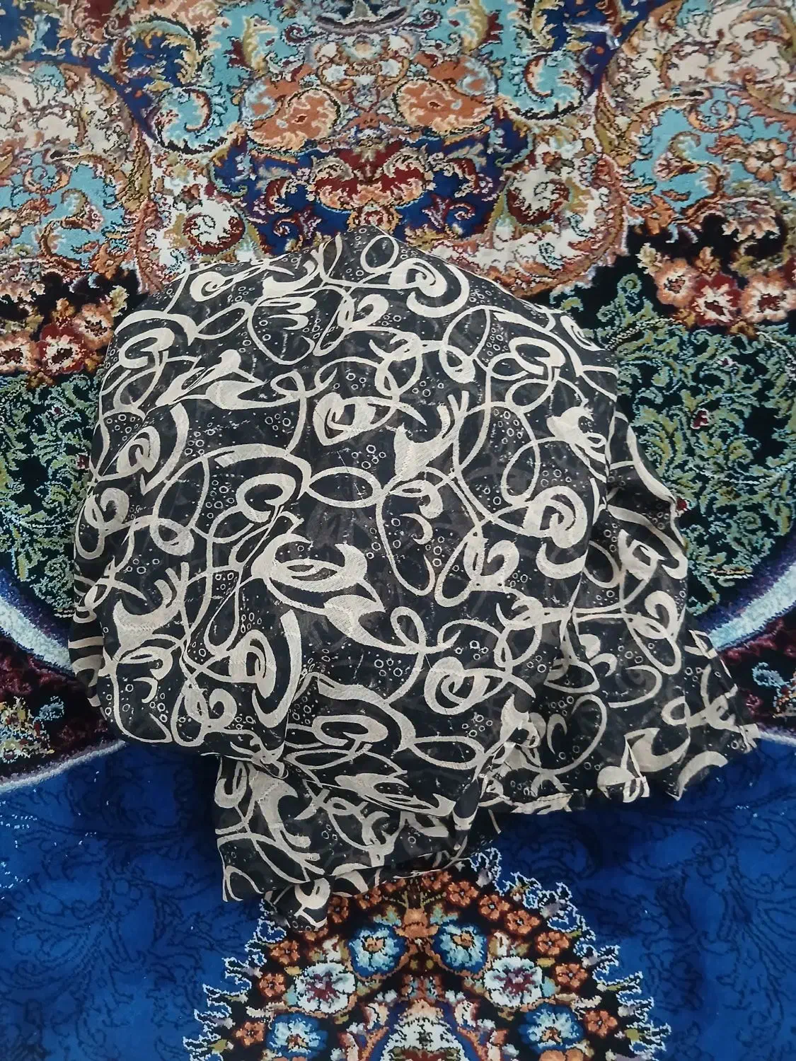 دوتا چادرساده|لباس|قم, شهر قائم|دیوار