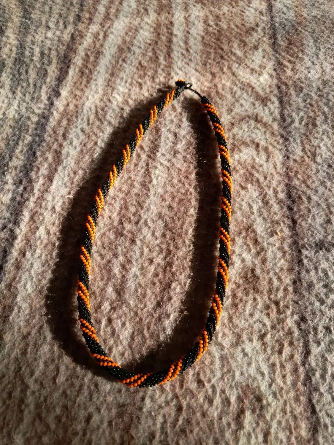 گردنبندزندانبافت|جواهرات|فلاورجان, |دیوار