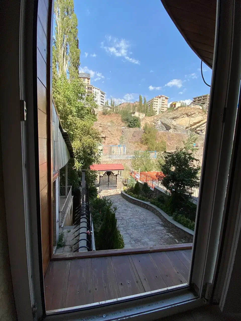 ویلا چوبی استخردار روزانه|اجارهٔ کوتاهمدت ویلا و باغ|فشم, |دیوار