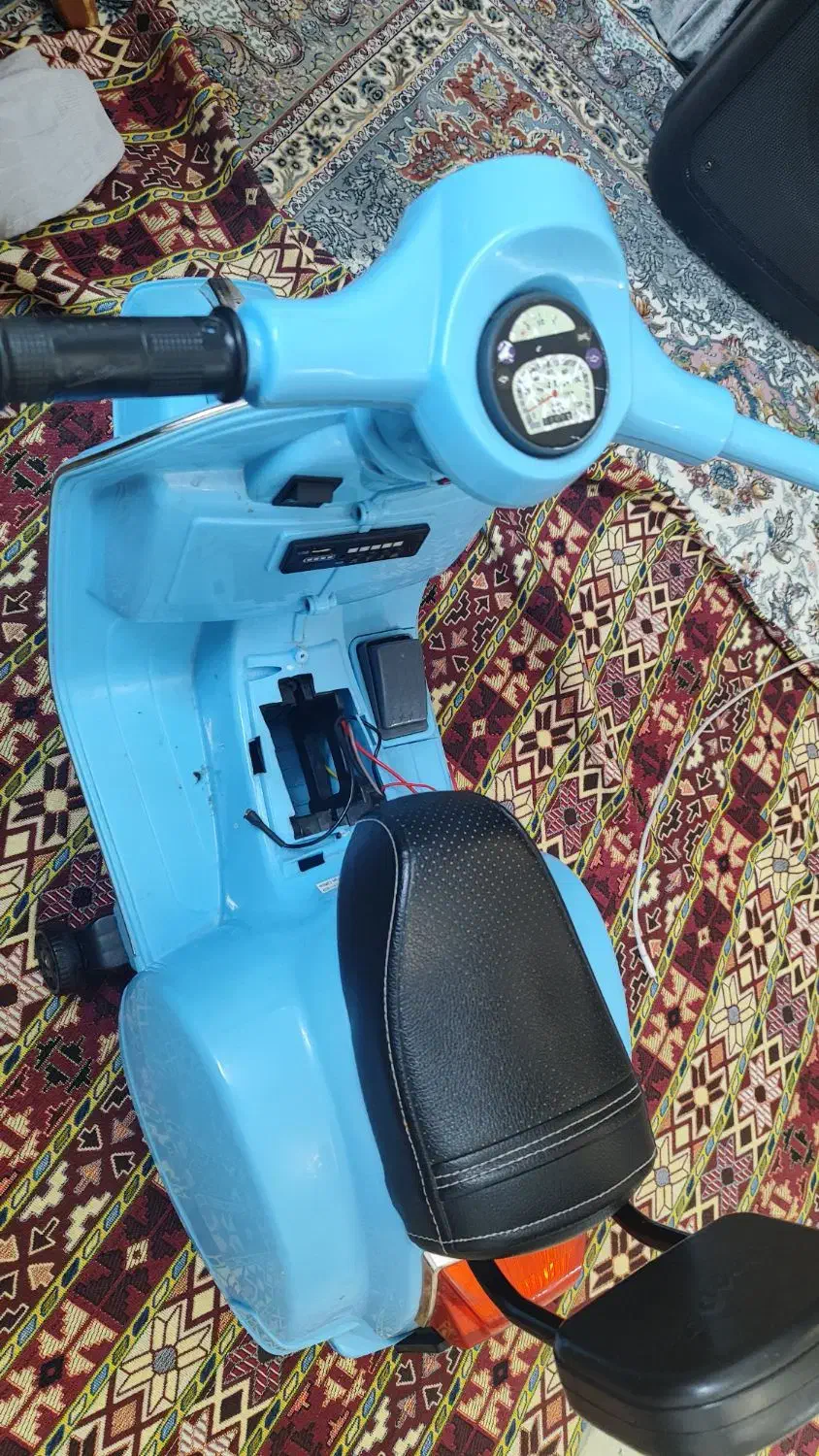 موتور شارژی|اسباب‌‌بازی|ری, شهادت|دیوار