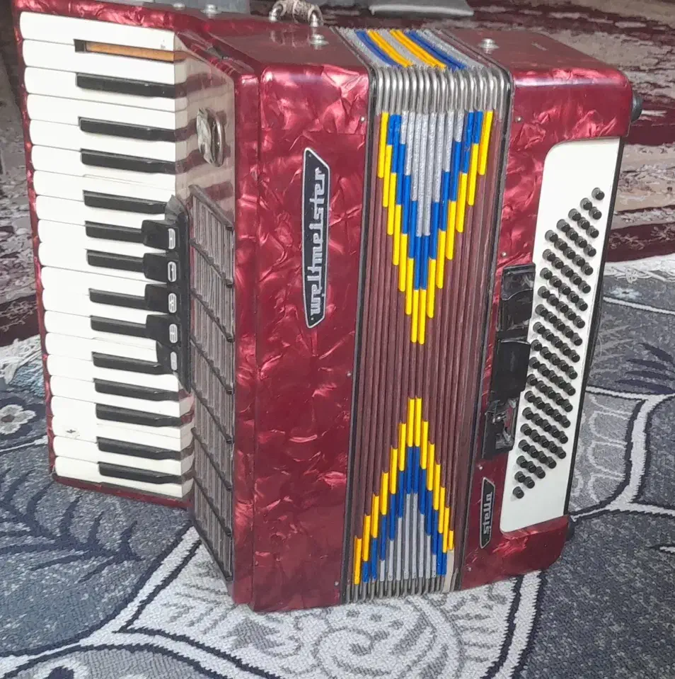 آکاردئون ۸۰ باس|پیانو، کیبورد، آکاردئون|اصفهان, دارک|دیوار