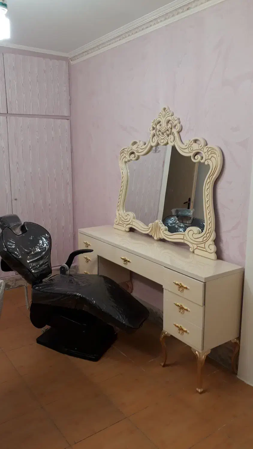 اینه وکنسول ۷کشو و ۲ کشو|آرایشگاه و سالنهای زیبایی|تهران, یافتآباد|دیوار