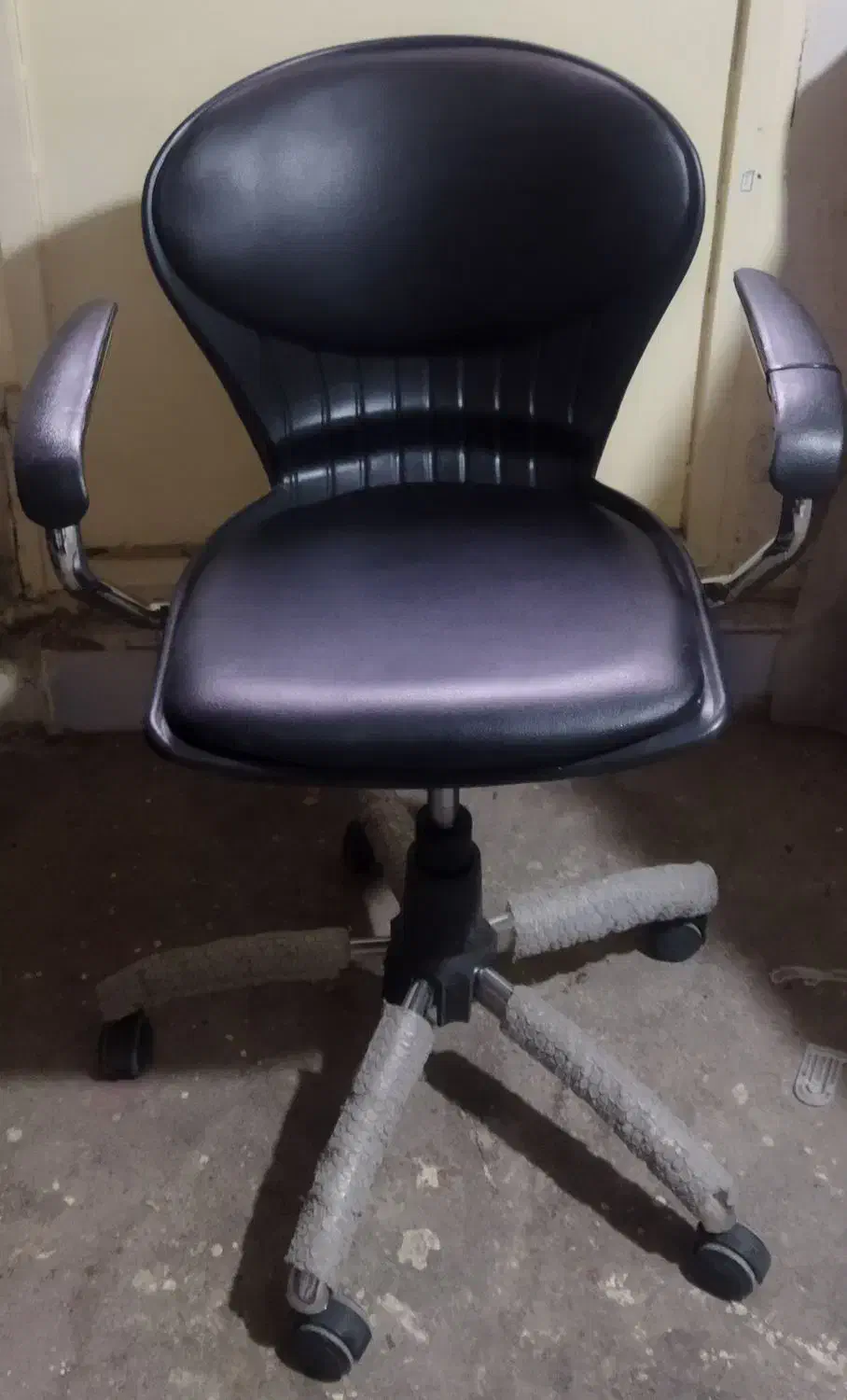 صندلی گردون|صندلی و نیمکت|تبریز, |دیوار