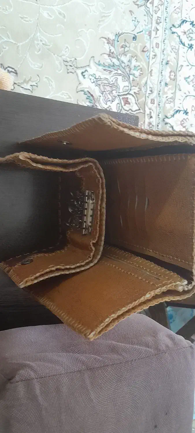 کیف پول و جا کلیدی|کیف، کفش، کمربند|اصفهان, کوی ولی عصر|دیوار