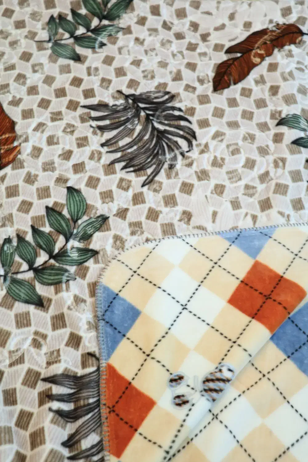 CUTARO|رختخواب، بالش، پتو|بندرعباس, |دیوار