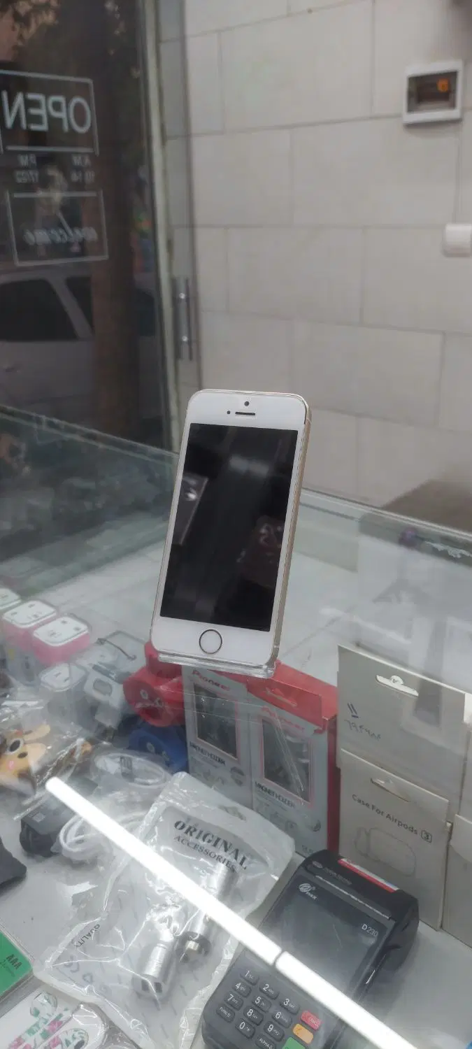 Iphone SE|موبایل|کرج, شهرک بنفشه|دیوار