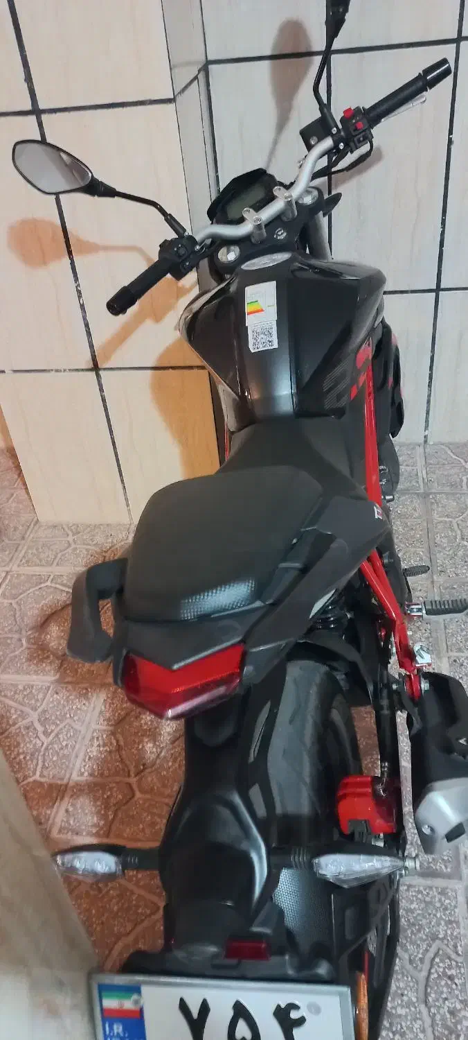 موتور بنلی ۲۵۰ تک سیلندر مدل ۴۰۲ بسیار کم کار|موتورسیکلت|سمنان, |دیوار