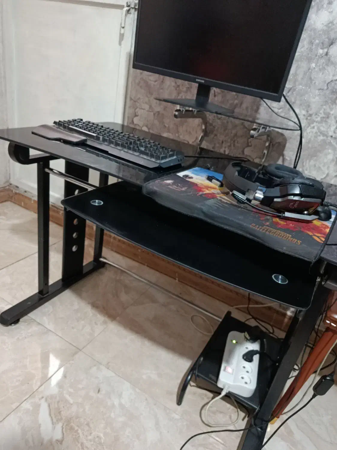 میز کامپیوتر شیشه ای ترک|میز تحریر و کامپیوتر|محمدشهر, ولدآباد|دیوار