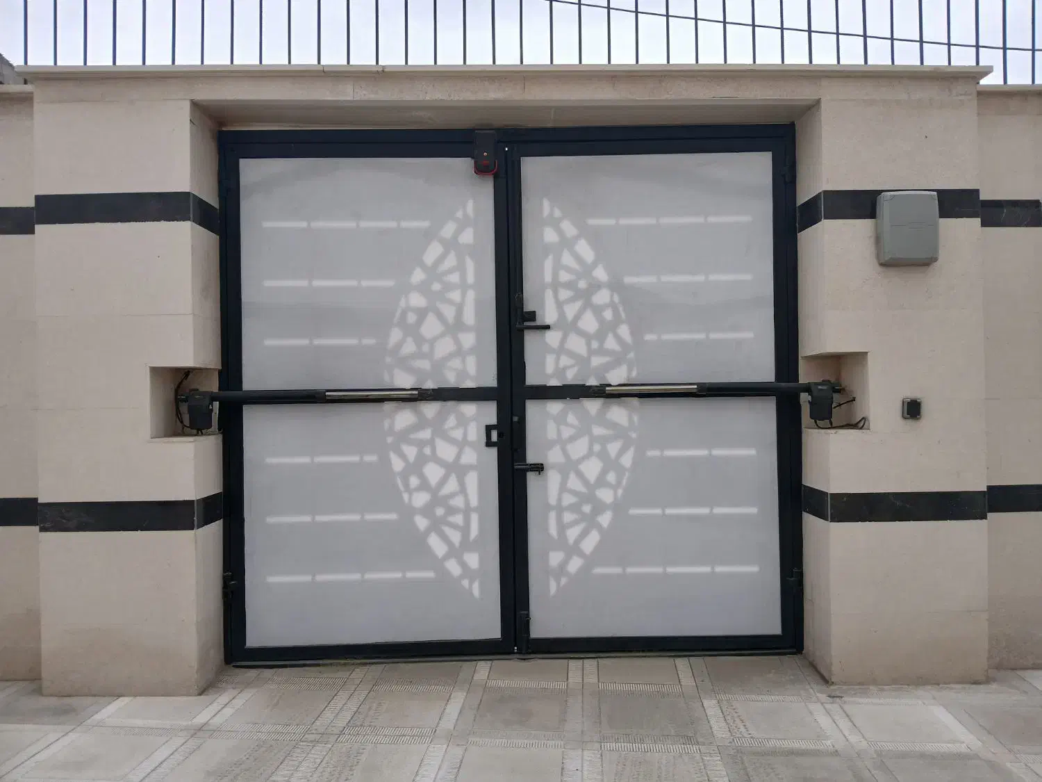 درب و کرکرەەای ایمن دژ|مصالح و تجهیزات ساختمان|سنندج, |دیوار