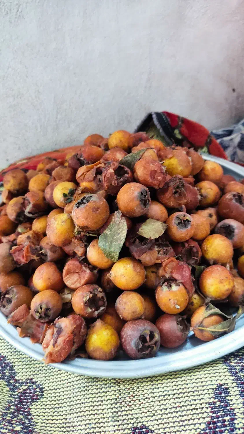 رب ازگل|خوردنی و آشامیدنی|امامزاده عبدالله, |دیوار