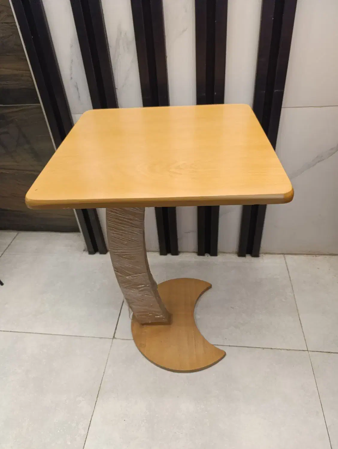 میز|مبلمان خانگی و میز عسلی|رودهن, |دیوار