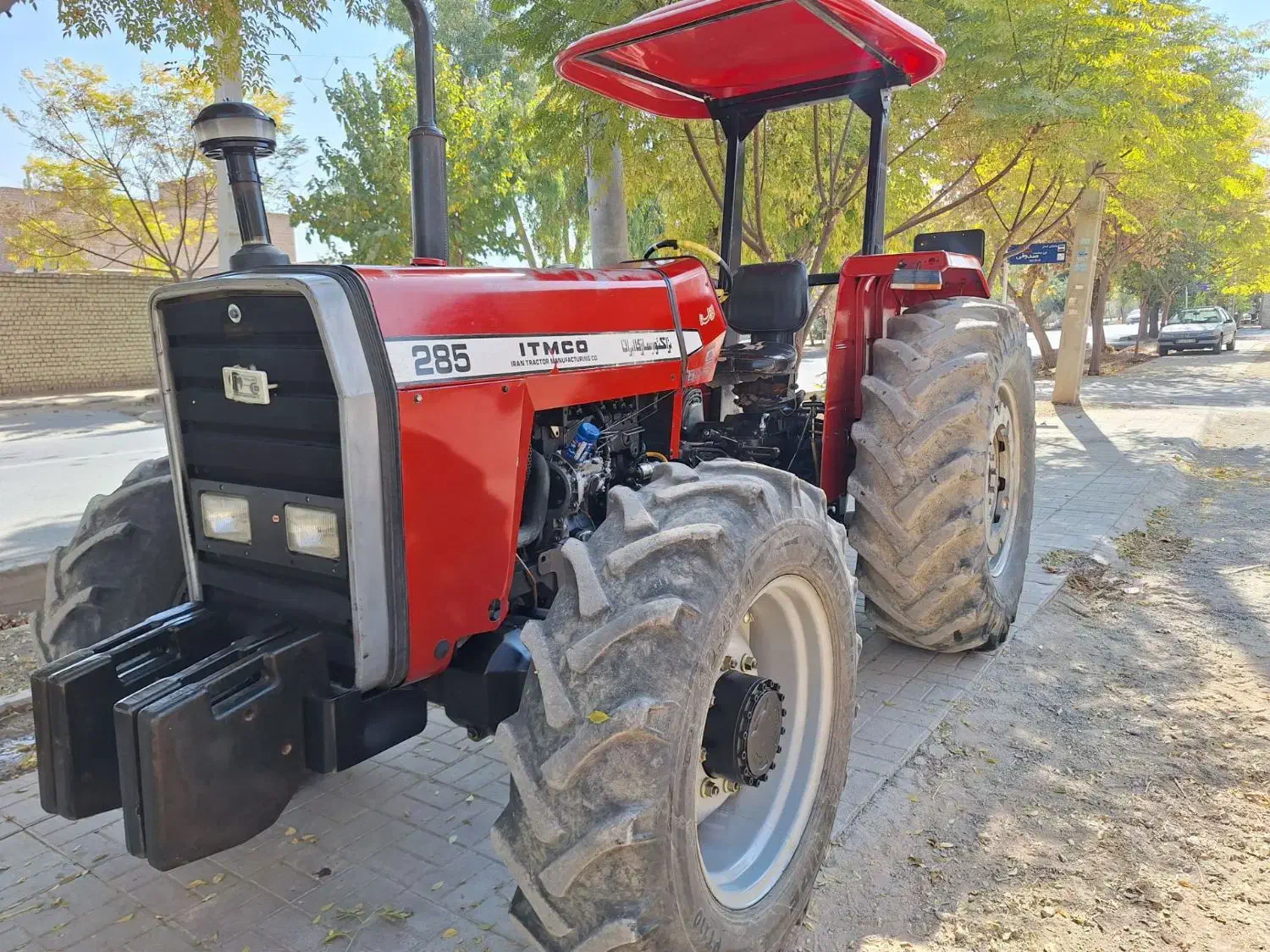 تراکتور دو دیفرانسیل ۲۸۵|خودرو سنگین|فولادشهر, فولادشهر|دیوار