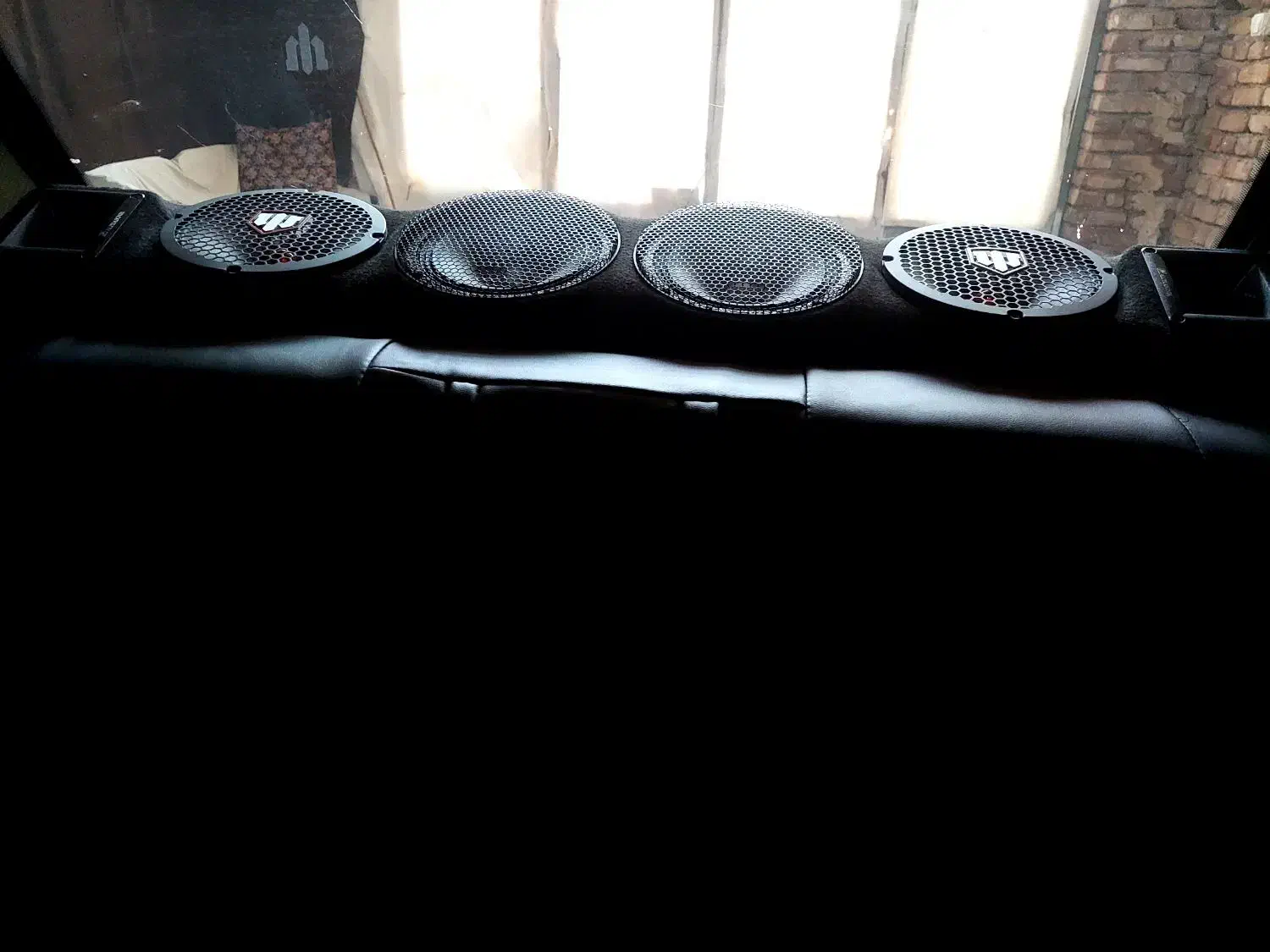 سیستم صوتی سنگین|صوتی و تصویری|شبستر, |دیوار