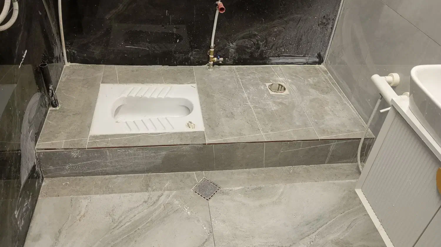 کاشی وسرامیک وسنگ وتعمیرات ساختمانی|خدمات پیشه و مهارت|کیش, |دیوار