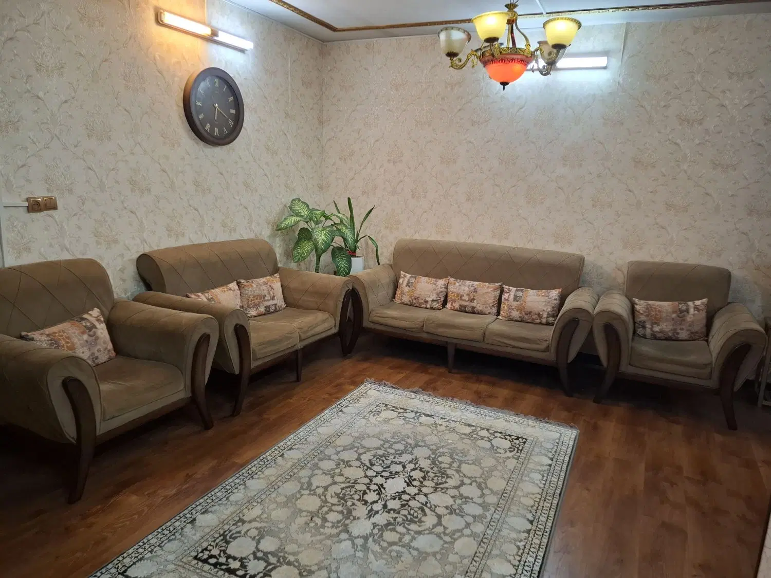 مبل|مبلمان خانگی و میز عسلی|فلاورجان, |دیوار