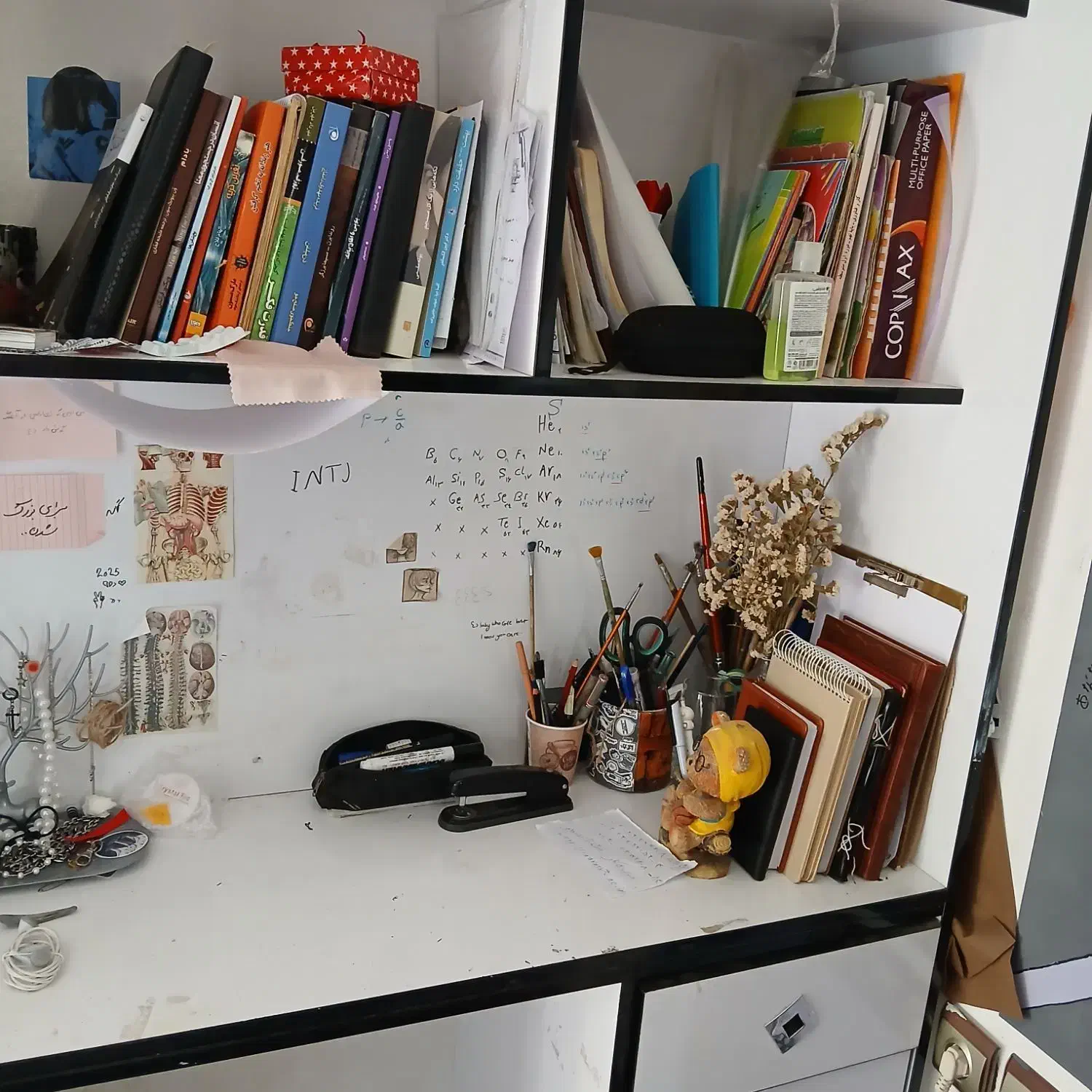 میز تحریر شیک همراه کتابخانه|میز تحریر و کامپیوتر|صومعهسرا, |دیوار