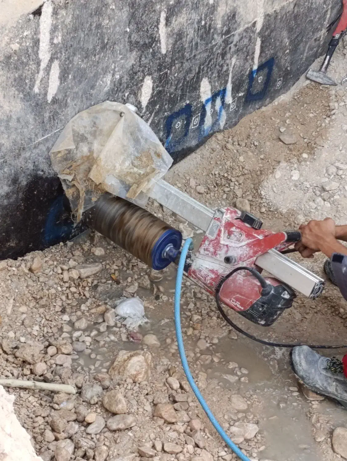 کرگیری بتن سوراخکاری برش بتن سیم برش کاشت میلگرد|خدمات پیشه و مهارت|بندر ماهشهر, |دیوار