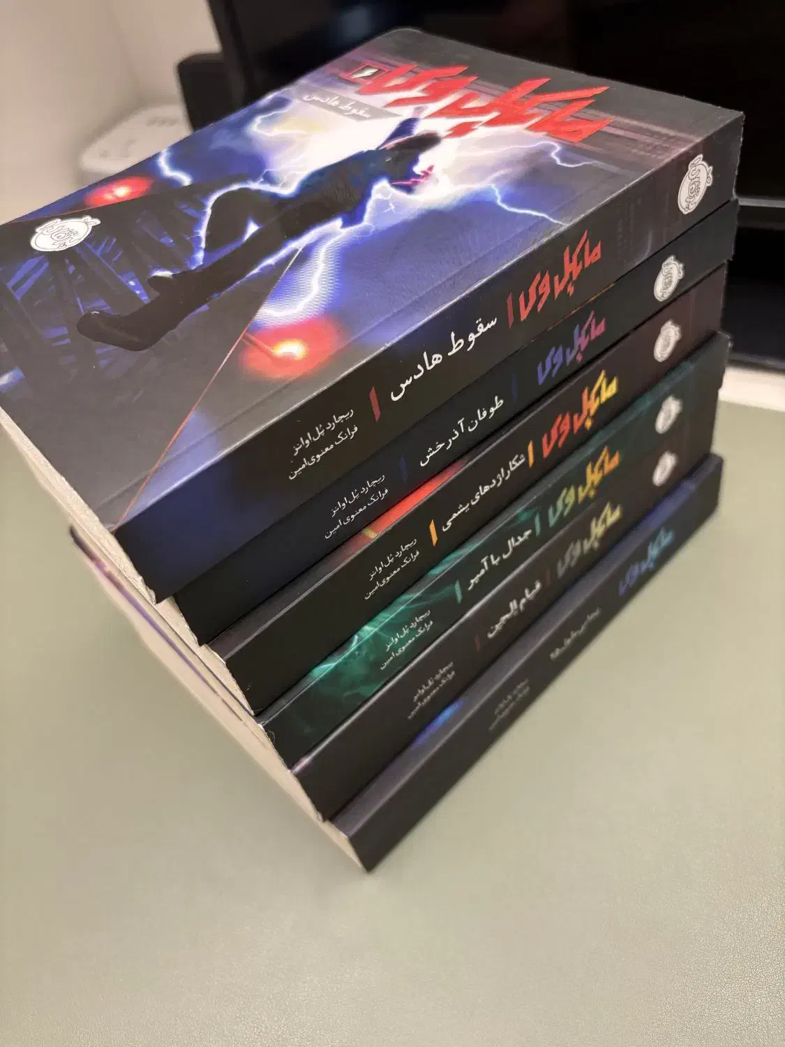 کتاب رمان مایکل وی ( ۶ جلد )|کتاب و مجله ادبی|تهران, کیانشهر|دیوار