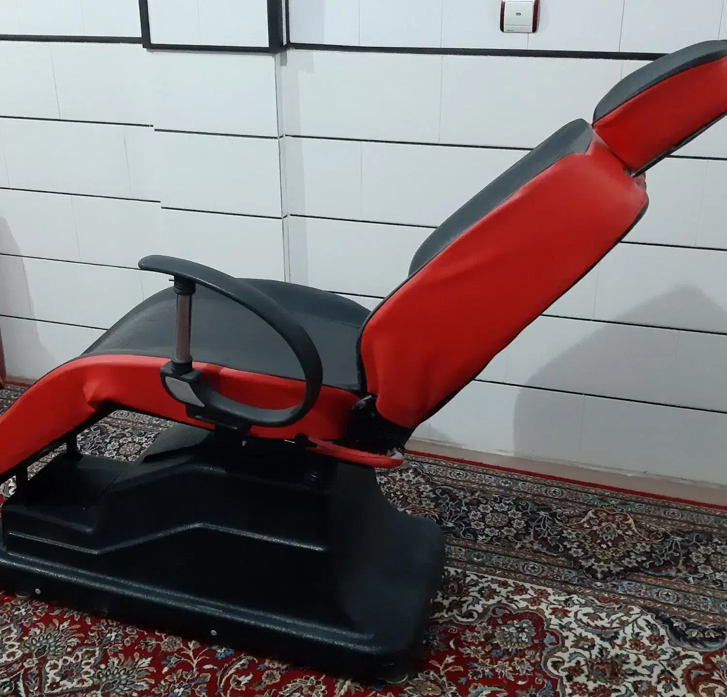 صندلی آرایشگری سه تیکه *(صندلی اصلاح)*|آرایشگاه و سالنهای زیبایی|مبارکه, |دیوار