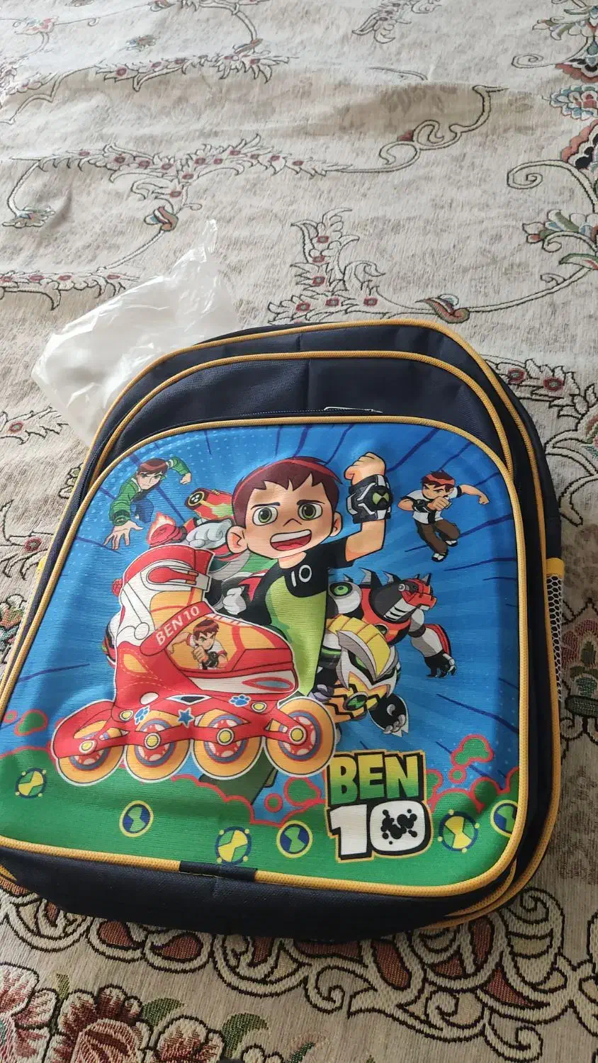 دوعدد کیف دبستانی|کیف، کفش، کمربند|اصفهان, بهارانچی|دیوار