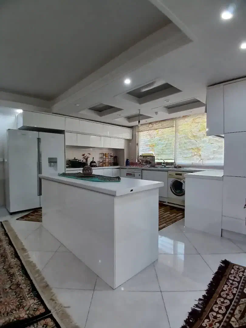 ۱۲۵ متر دو خوابه فول امکانات  خ نجات الهی