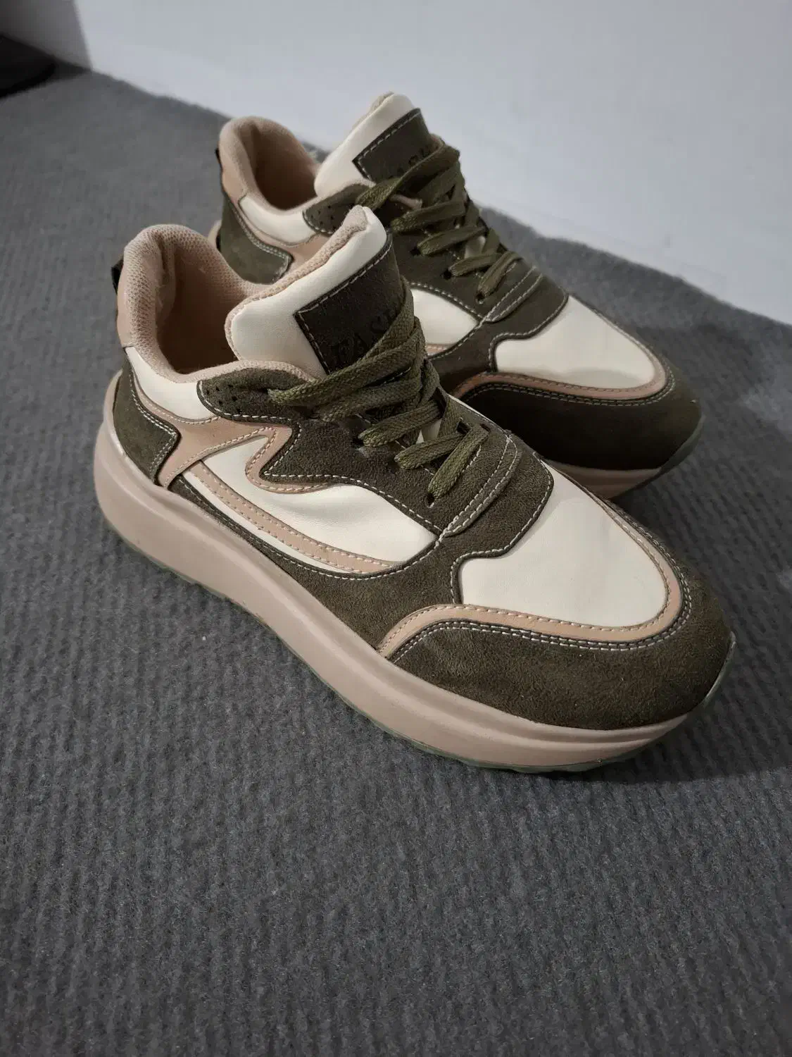 کتانی زنانه لژدار|کیف، کفش، کمربند|شاهدشهر, |دیوار