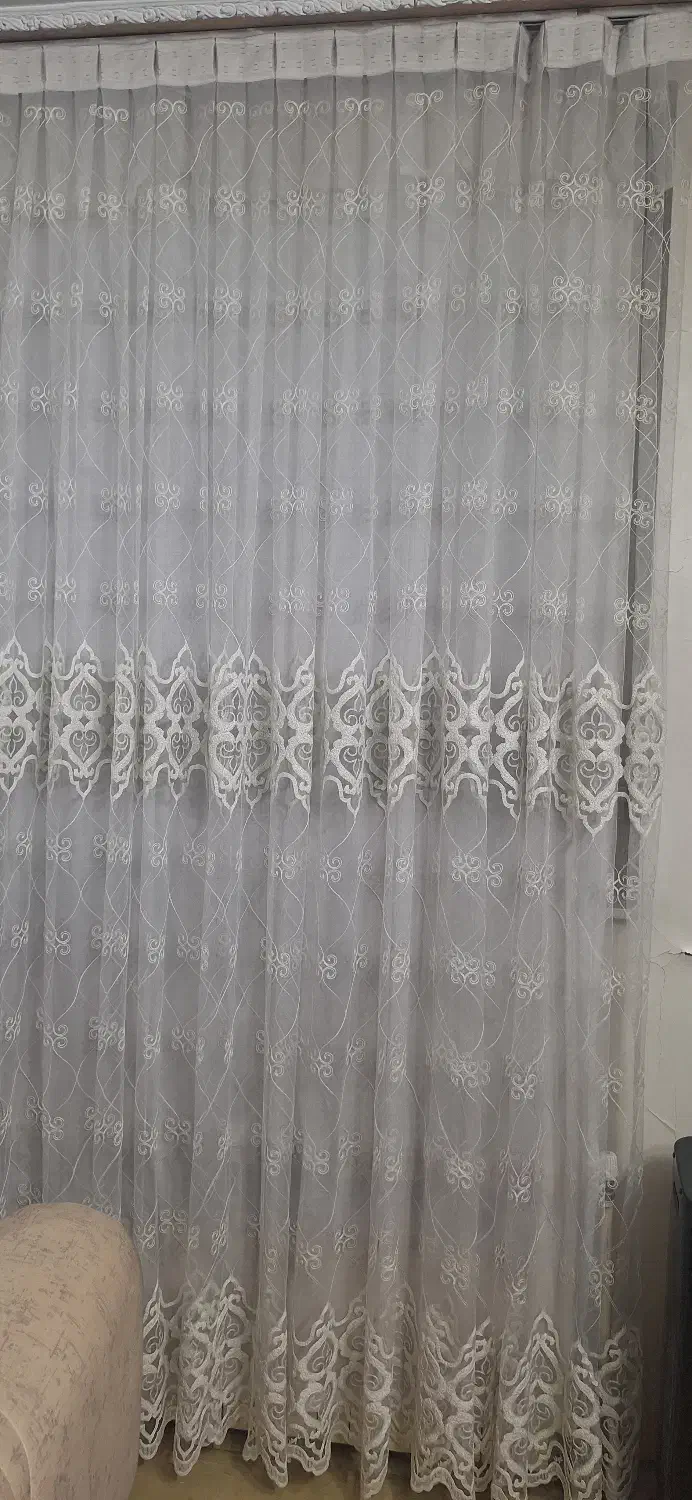 پرده پلیسه و یک کناره قهوه ایی اشانتیون|پرده، رانر، رومیزی|ری, علایین|دیوار