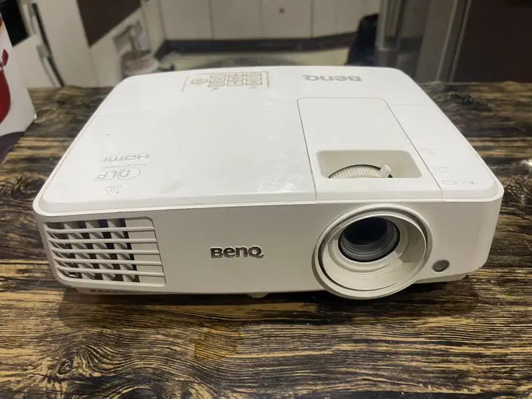 ویدئو پرژکتور benQ|تلویزیون و پروژکتور|اهواز, گلستان|دیوار