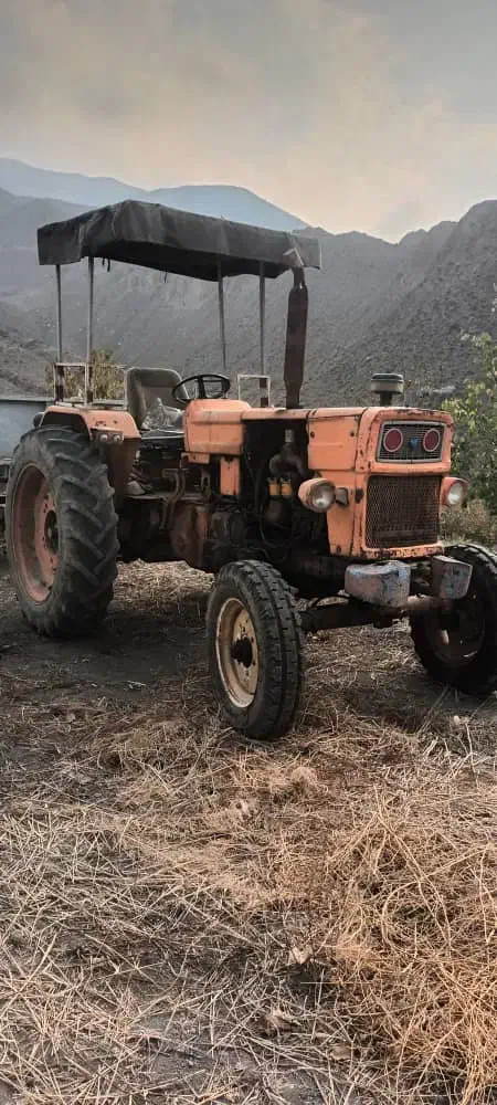 تراکتور کشاورزی رومانی مدل ۶۱ سالم|خودرو سنگین|پل سفید, |دیوار