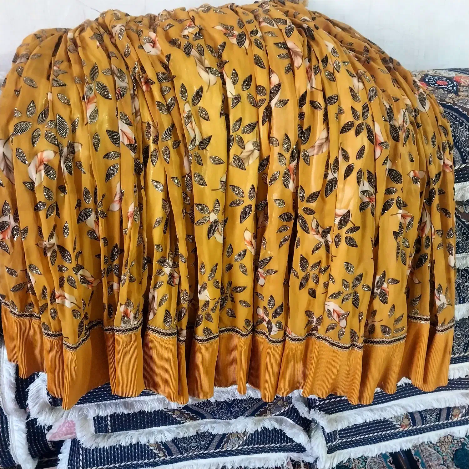 سه دست لباس محلی|لباس|یاسوج, |دیوار