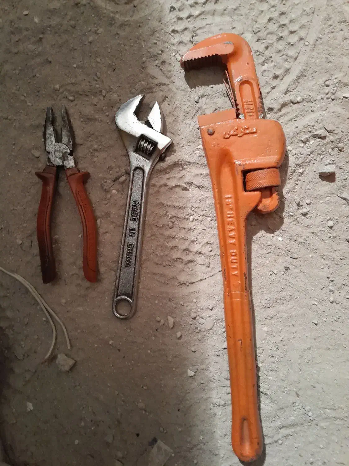 تعدادی آچار و الکترود|ابزارآلات|محمدیه-قزوین, |دیوار