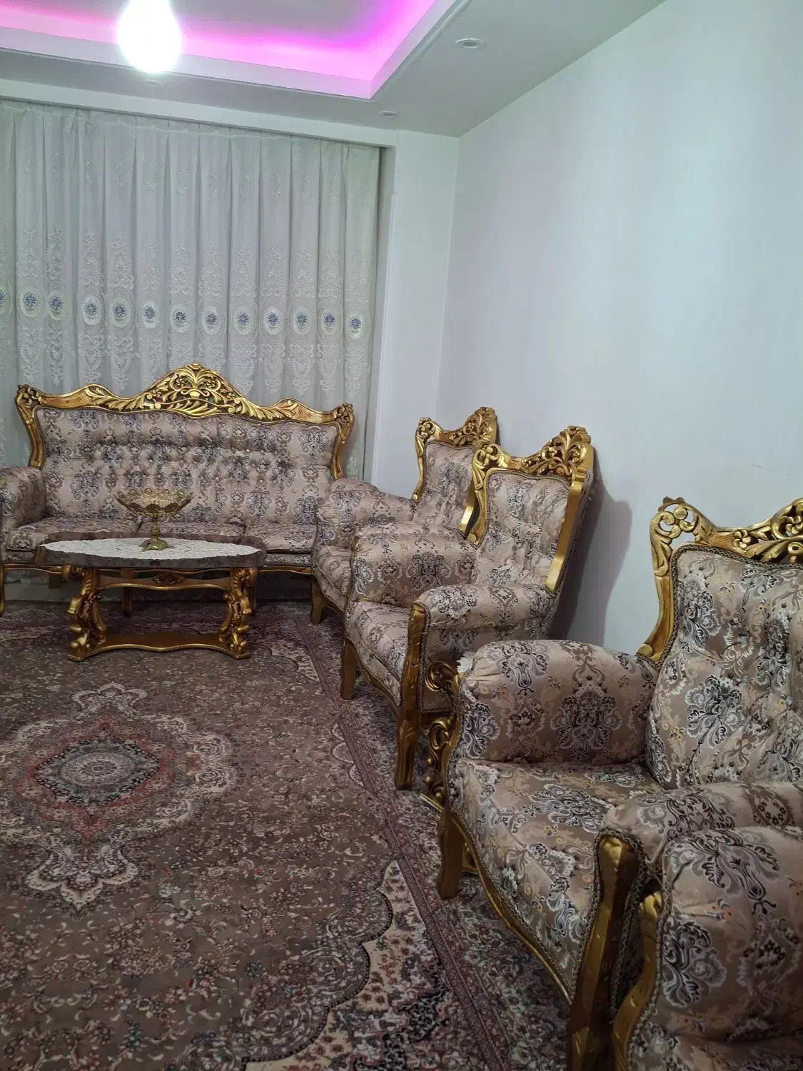 مبل ۹نفره سلطنتی ذرحدنو|مبلمان خانگی و میز عسلی|اسلامشهر, ترشنبه|دیوار