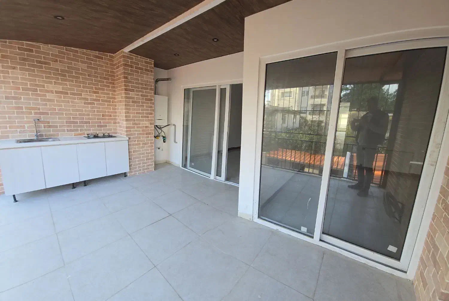 تک واحدی ۲۲۰ متر کلید نخورده|فروش آپارتمان|نوشهر, |دیوار