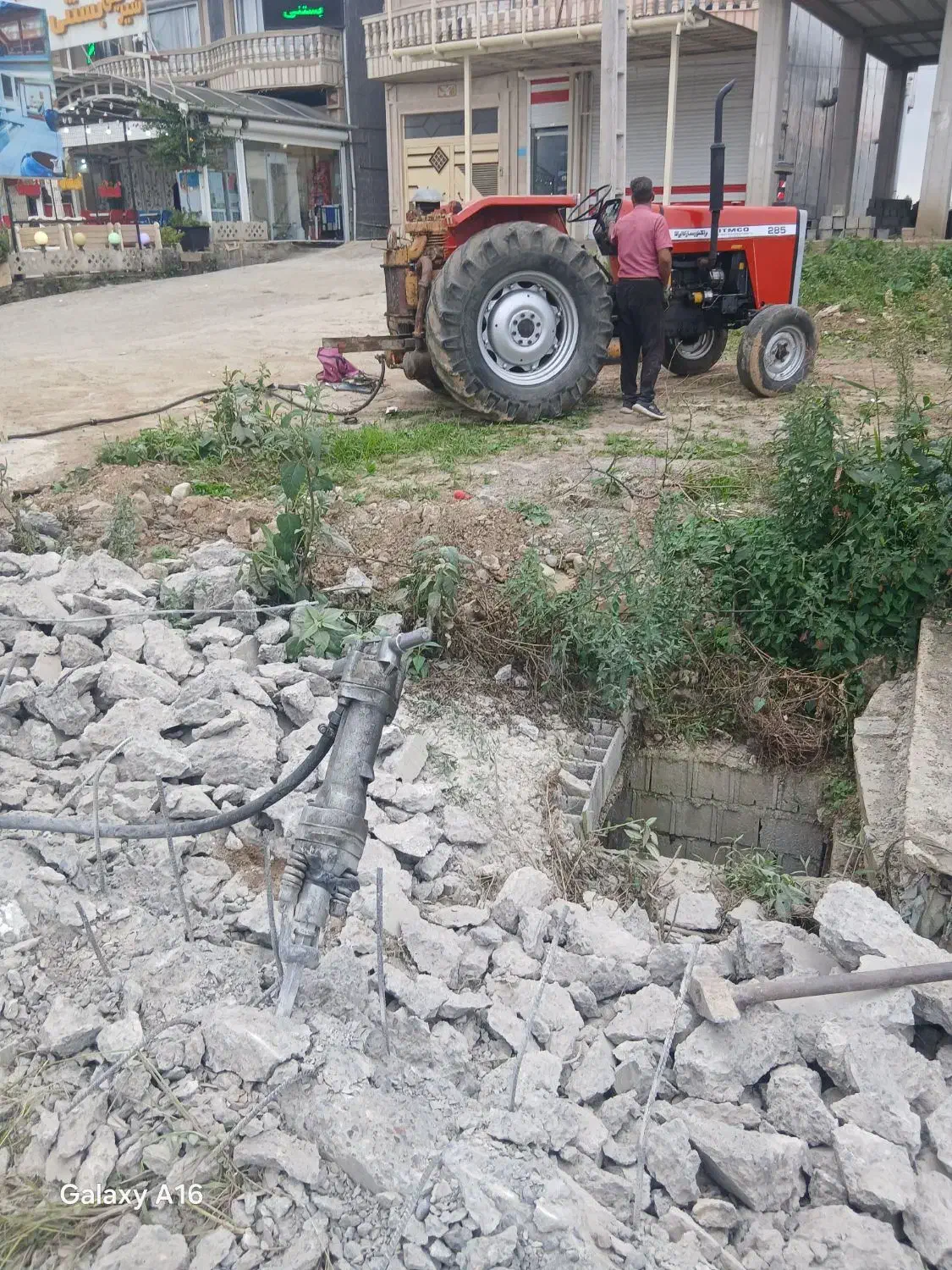 اجاره کمپرسور تراکتور پیکور تخریب اسکلت آسفالت سنگ|خدمات پیشه و مهارت|رامسر, |دیوار