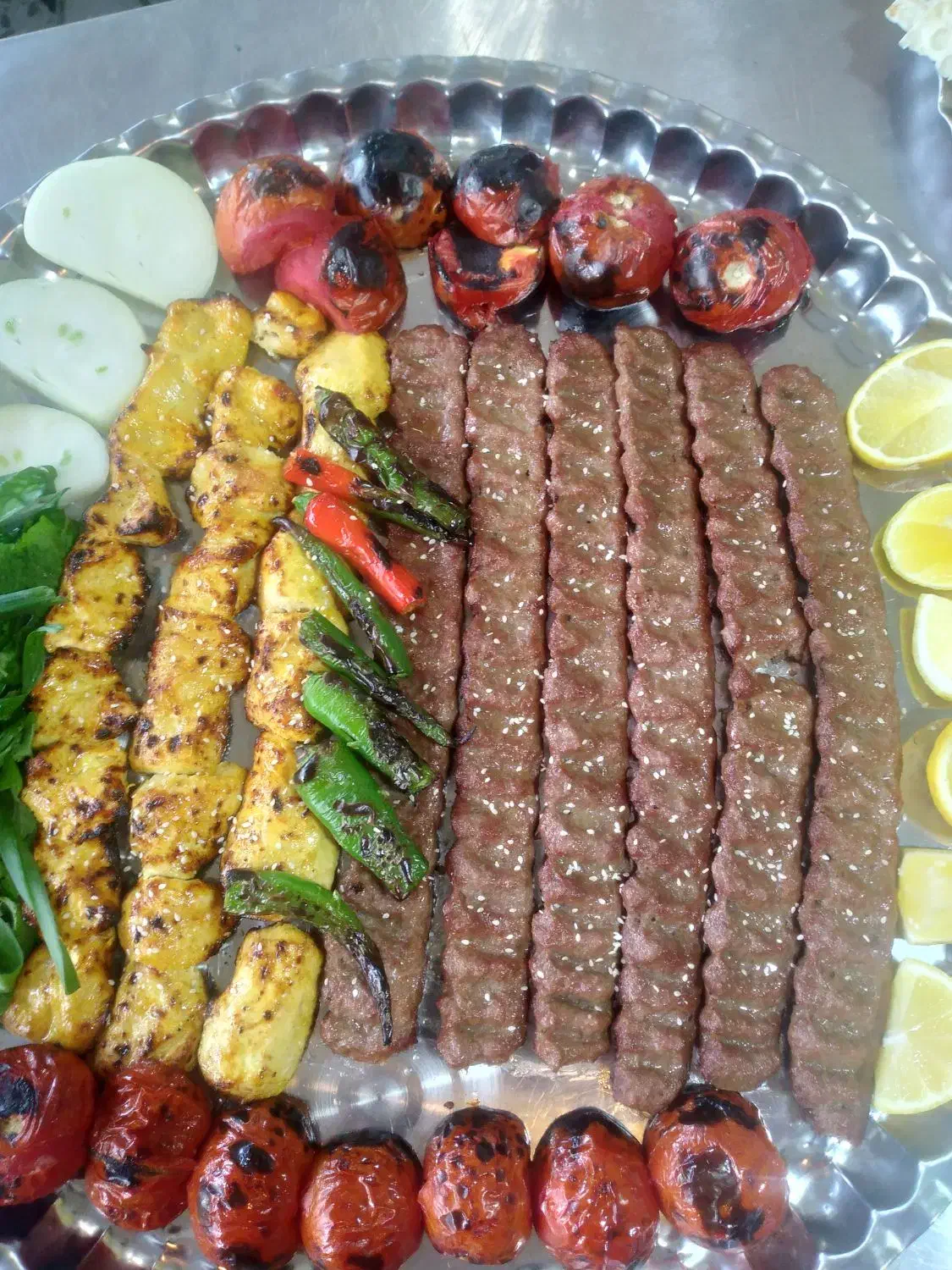به همکار آشپز ونیمه ماهر نیازمندیم|استخدام خدمات فروشگاه و رستوران|اردبیل, |دیوار