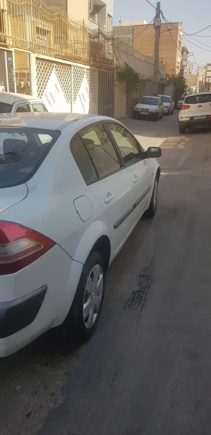 مگان سفید۱۶۰۰دنده ای|خودرو سواری و وانت|اصفهان, خانه اصفهان|دیوار