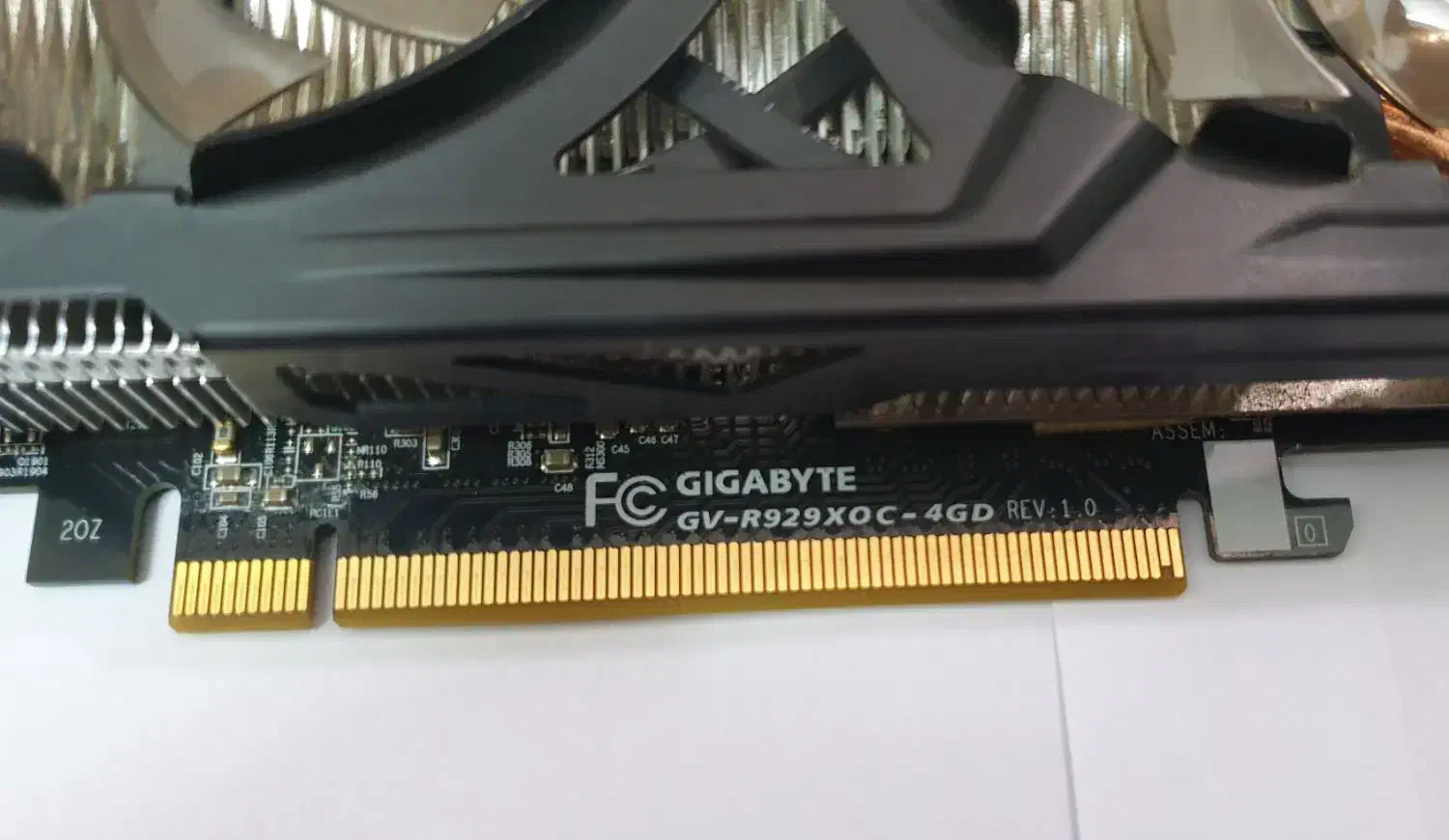 گرافیک 4گیگ GV R929. AMD|قطعات و لوازم جانبی رایانه|ایلام, |دیوار