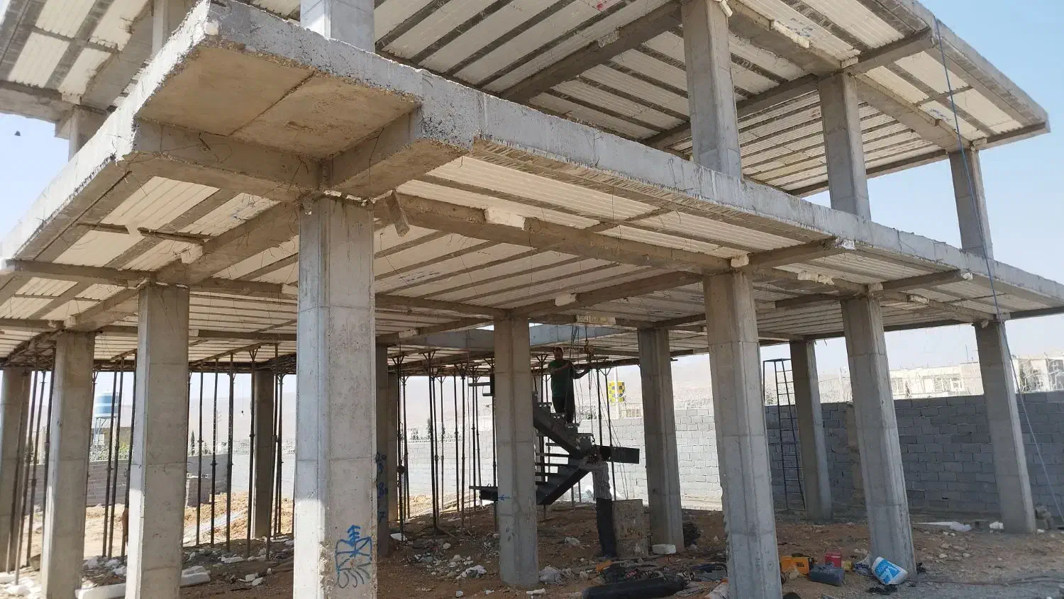 اسکلت بتنی،استخر،سیمانکاری|خدمات پیشه و مهارت|صدرا-فارس, فاز ۱|دیوار