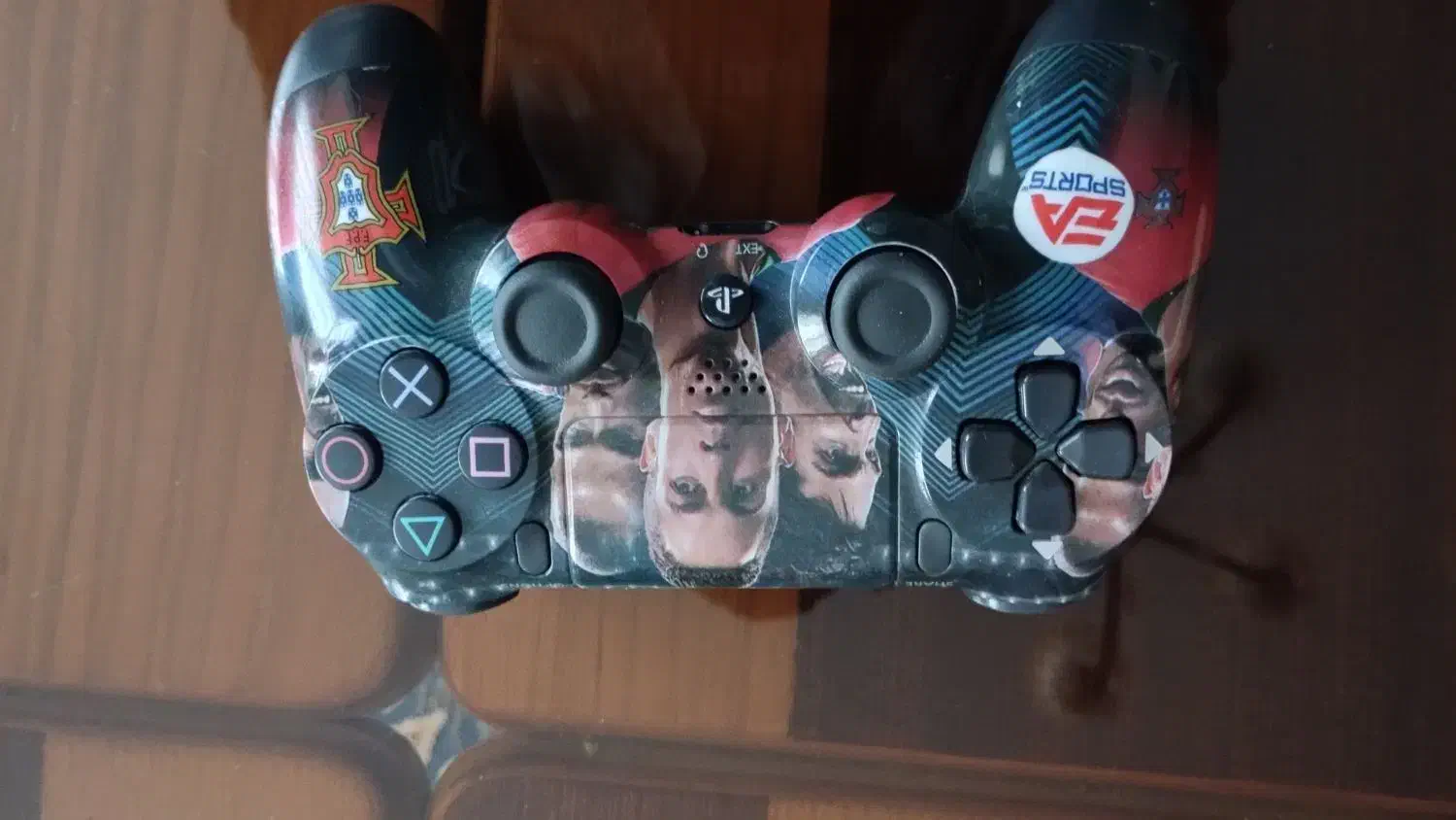 دسته ps4 در حد نو طرح کریس رونالدو|کنسول، بازی ویدئویی و آنلاین|مشهد, فرهنگ|دیوار