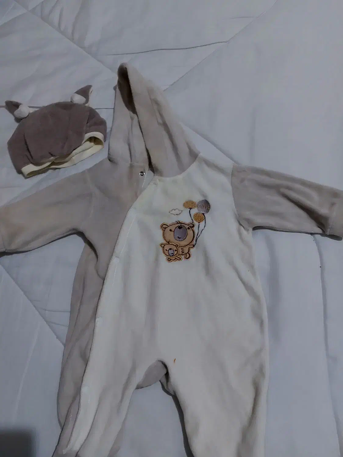 تعدادی لباس نوزادی سایز یک ب بالا|کفش و لباس بچه|کرمان, |دیوار