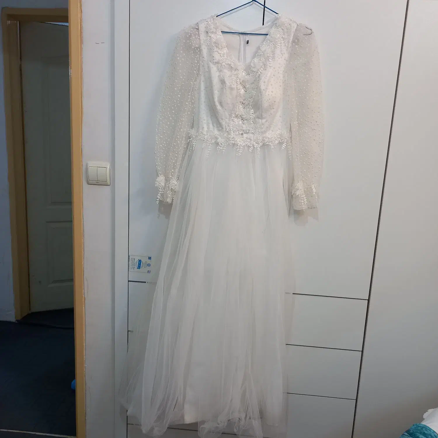 لباس عقد|لباس|تاکستان, |دیوار