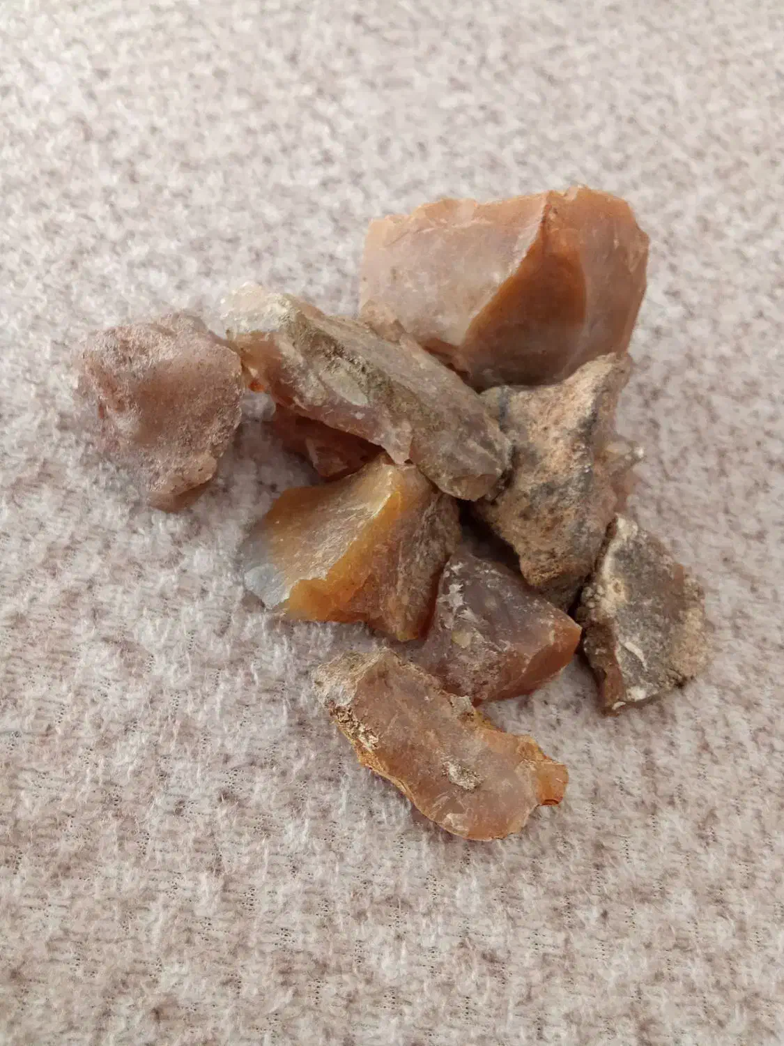 عقیق زرد|جواهرات|اردبیل, |دیوار