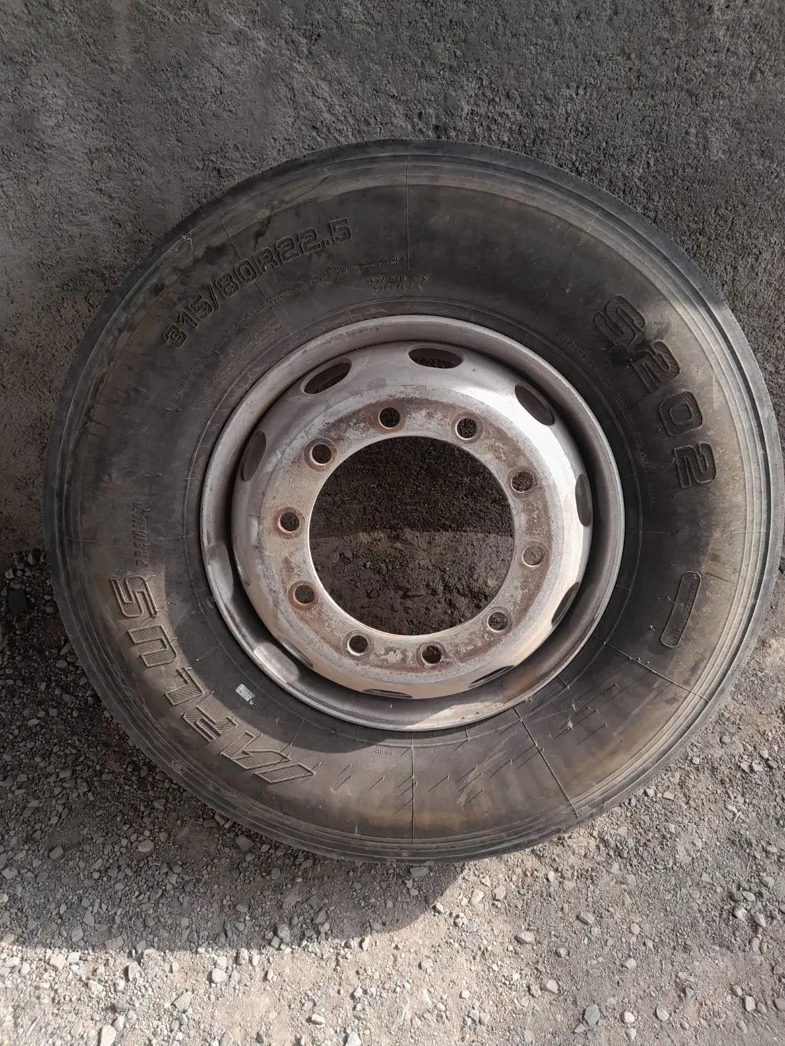 رینگ و لاستیک کشنده فتون|قطعات یدکی و لوازم جانبی|سبزوار, هفت تیر|دیوار