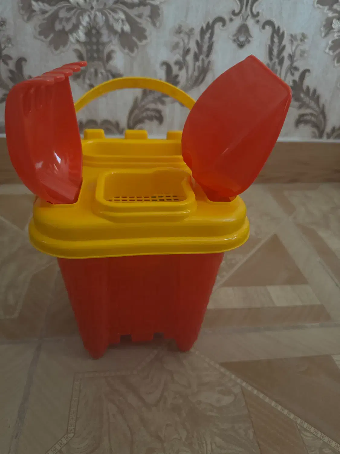 سطل شن بازی|اسباب‌‌بازی|رشت, آزادگان|دیوار