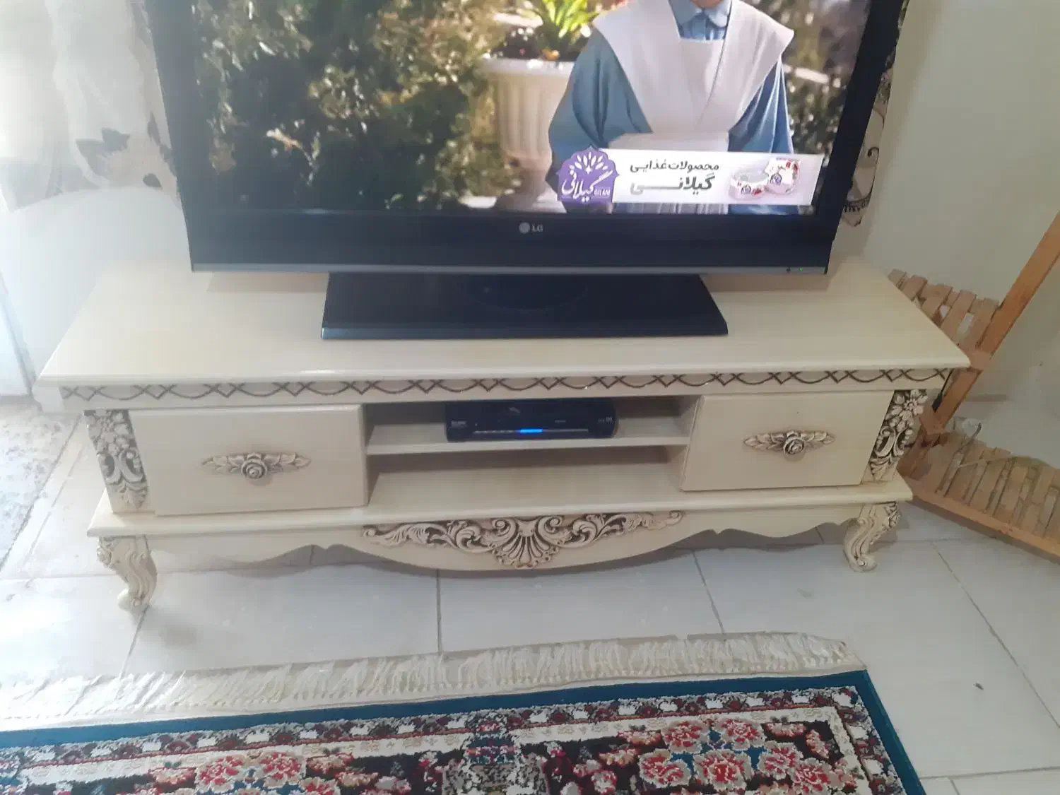 lcd و میز تلویزیون سالم|تلویزیون و پروژکتور|پرند, فاز ۶|دیوار