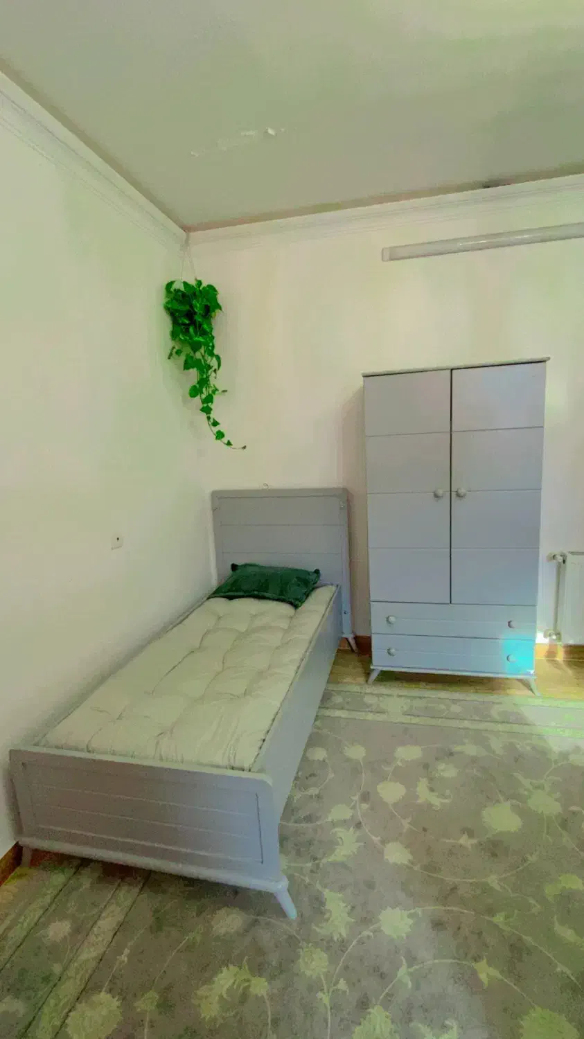 تخت کودک ونوجوان همراه با کمد|تخت و سرویس خواب|قرچک, باقرآباد|دیوار