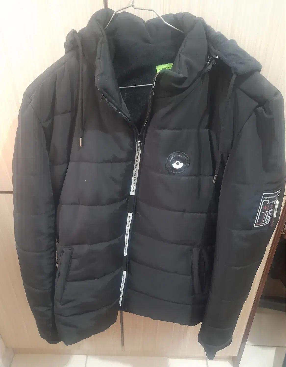 کاپشن|لباس|قرچک, باقرآباد|دیوار