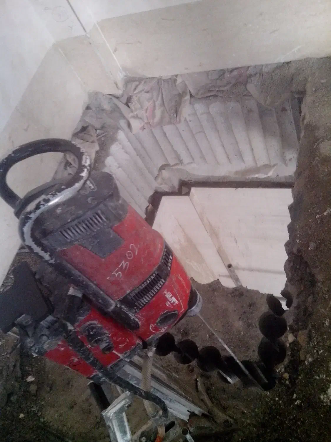 برش بتن.کرگیری بتن.کاشت میلگرد.بولت|خدمات پیشه و مهارت|هشتگرد, تهران دشت|دیوار