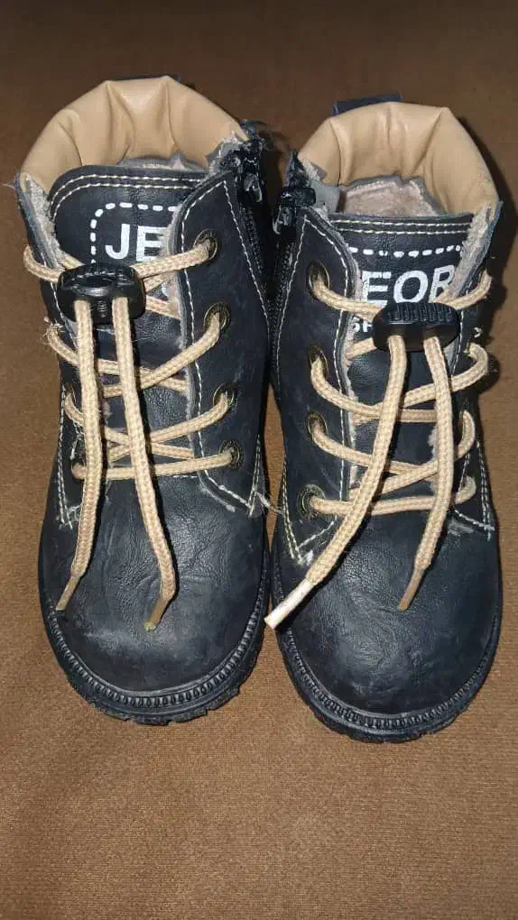 بوت پسرانه بچه گانه|کفش و لباس بچه|شاهین‌شهر, شهرک گلدیس|دیوار